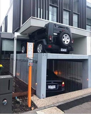 floodwater-short-circuits-car.jpg