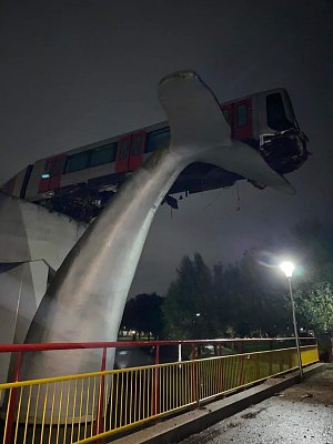 metro-overruns-stop-block.jpg