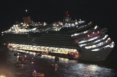 costa-concordia-capsizes.jpg