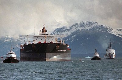 exxon-valdez-grounding-spills.jpg