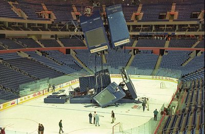 jumbotron-crashes-ice.jpg