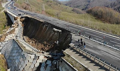 retaining-wall-failure.jpg