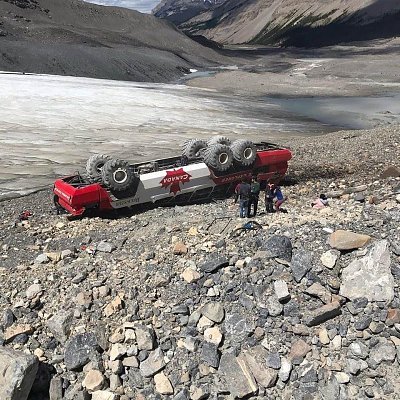 jasper-national-park-bus.jpg