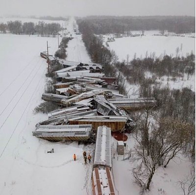 train-derailment-near-carlos.jpg