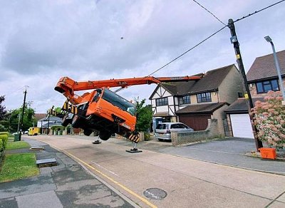 crane-tips-onto-essex.jpg
