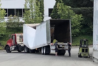 loaded-van-cracks.jpg