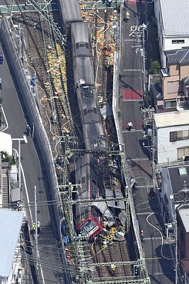keikyu-main-line-train.jpg