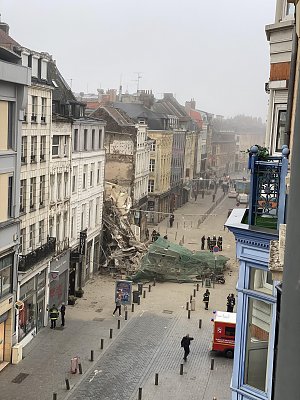two-buildings-collapse.jpg