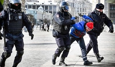 moscow-anti-war-protest-march-2022.jpg