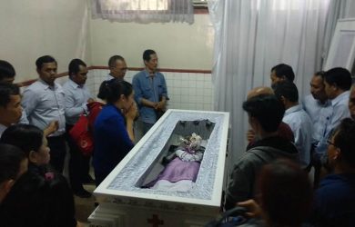 enazah-Andriana-Yubelia-Noven-18-siswi-korban-penusukan-di-Bogor-tiba-di-Rumah-Sakit-Santo-Borro.jpg