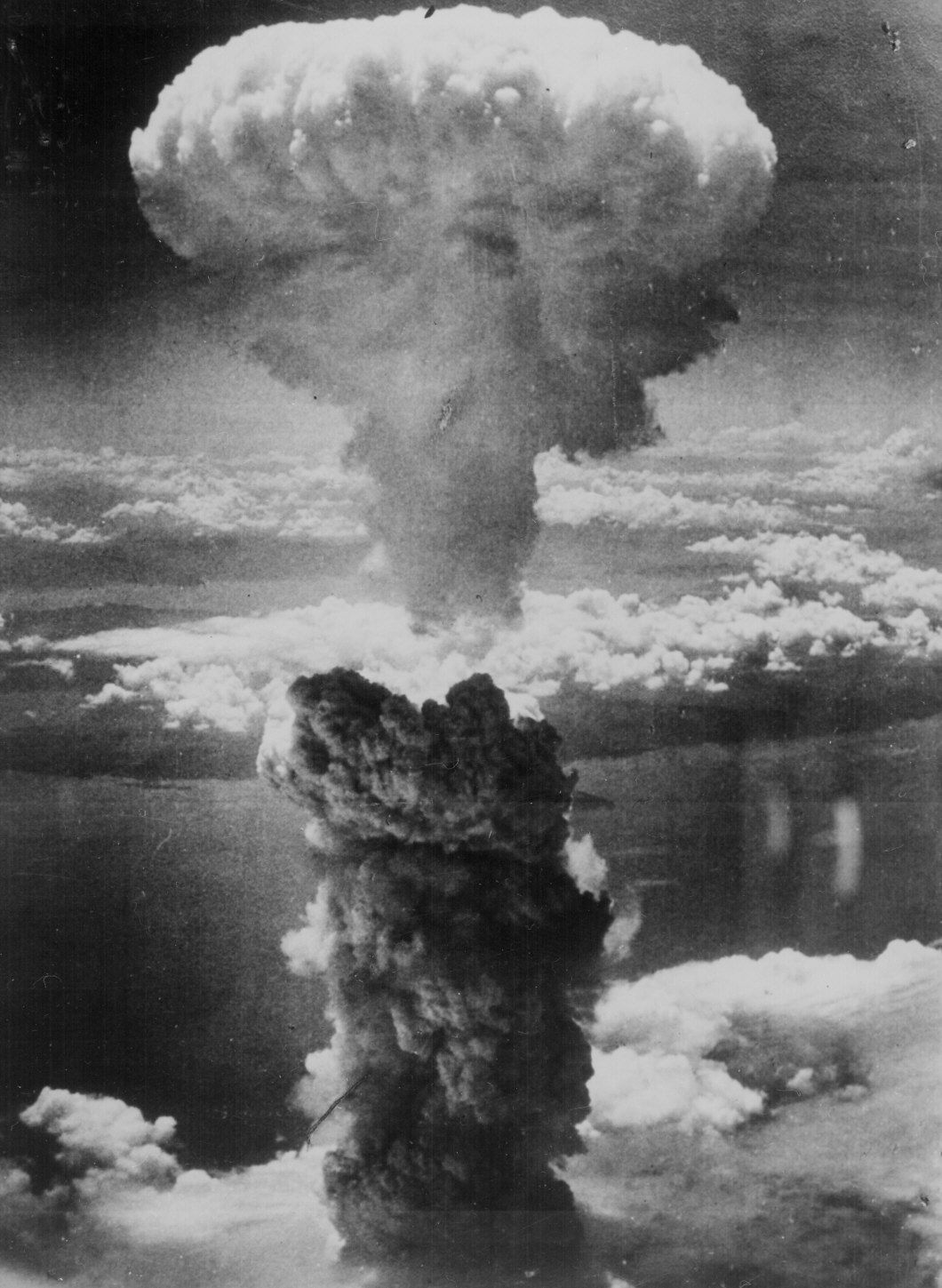 Charles Levy's Nagasaki Atomic Bomb Cloud Photograph, August 9, 1945 - nagasaki