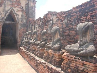 headless-buddhas-nasty-burmese-did-ayutthaya.jpg