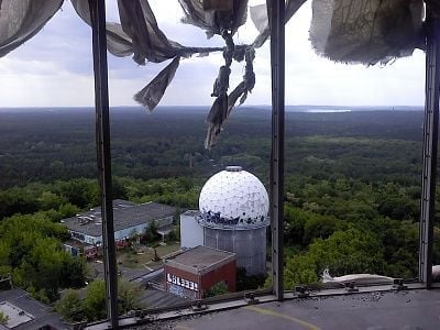 2011-abandoned-us-listening-station-tower-teufelsberg-belin.jpg