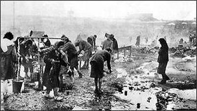 bergen-belsen-survivors-after-liberation.jpg