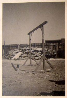 Gallows at Buchenwald.jpg
