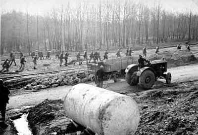 prisoners-construct-road-blood-camp.jpg