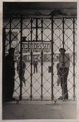 sign-gate-buchenwald-reads-jedem-das-seine.jpg