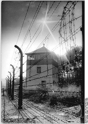 watchtower-memorial-estate-buchenwald-1983.jpg