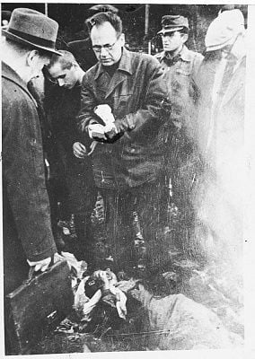soviet-liberators-witness-burned-corpses-lying-grounds-klooga-concentration-camp.jpg