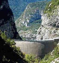 La-diga-del-Vajont-03.jpg