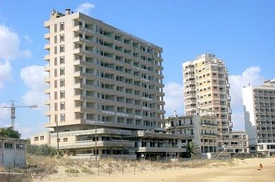 abandoned_resort_town_005.jpg