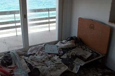 abandoned_resort_town_013.jpg