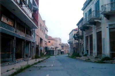 abandoned_resort_town_019.jpg