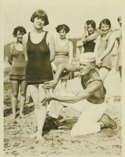 Vintage Animal Oddities, Staged Scenes and Fatal Fall Photos, 1850s-1980s - strange photos from past 007