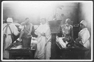 german-nurses-nearby-hospitals-who-were-conscripted-work-camp-wash-disinfect.jpg