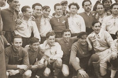 group-portrait-members-kibbutz-haghibor-hachshara-sports-club-bergen-belsen.jpg