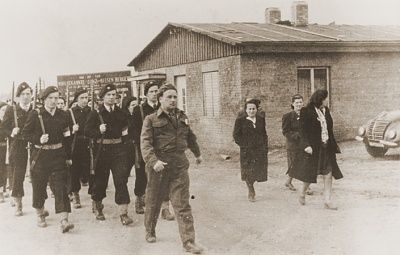 jewish-police-parade-through-bergen-belsen-dp-camp.jpg