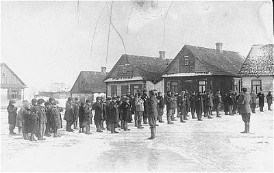 jewish-men-who-lined-up-open-area-wisznice-ghetto-forced-perform-exerci.jpg