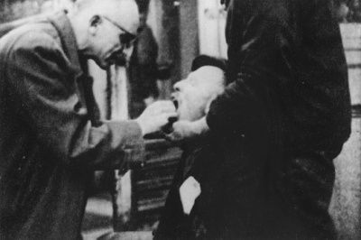 gold-teeth-extracted-jewish-deportee.jpg
