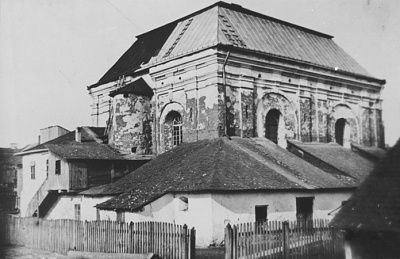 xterior-view-synagogue-tomaszow-lubelski.jpg