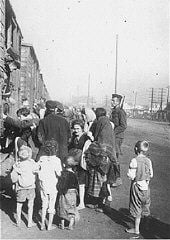 deportation from Siedlce to the Treblinka extermination camp.jpg