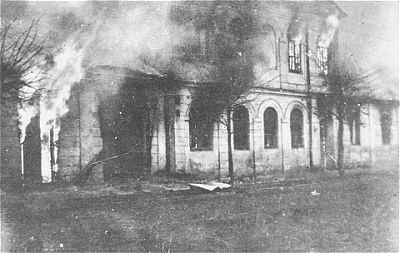 view-burning-synagogue-siedlce.jpg