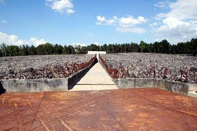 path-leads-up-120-ft.-slope-granite-wall.jpg