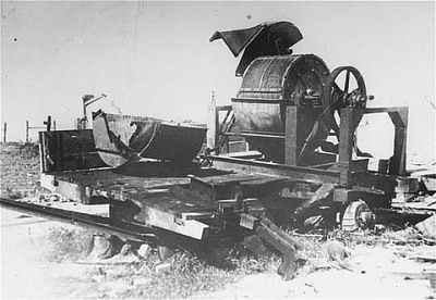 view-bone-crushing-machine-used-sonderkommando-1005-janowska-concentration-camp.jpg