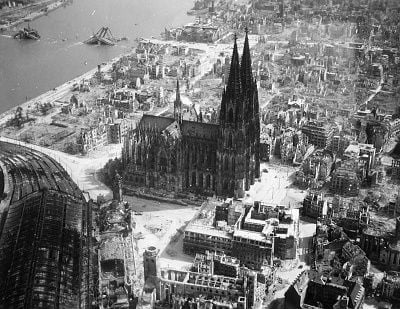 cologne-cathedral-world-war-2-black-white.jpg