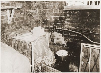 bunker-used-jewish-resistance-during-warsaw-ghetto-uprising.jpg