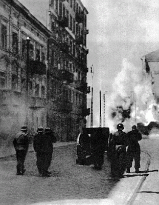 german-gun-crew-shells-housing-block-b.gif