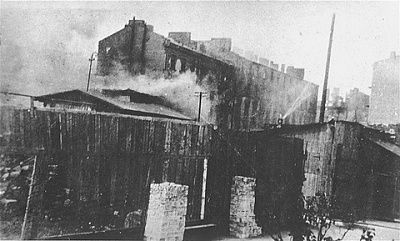 apartment-buildings-burn-during-suppression-warsaw-ghetto-uprising.jpg