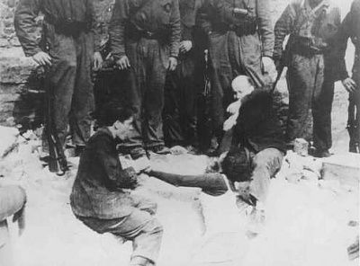 german-soldiers-discover-jewish-resistance-fighter-cellar-building-last-da.jpg