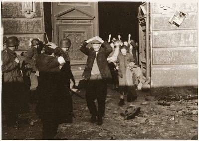 jewish-families-surrender-ss.jpg