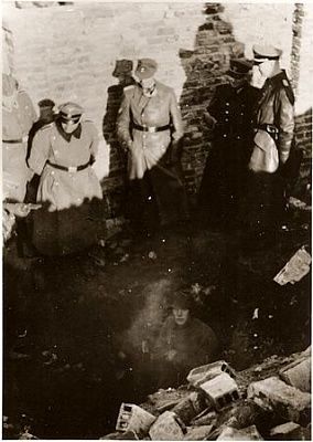 ss-major-general-juergen-stroop-center-accompanied-ss-police-officers-looks-ss-.jpg
