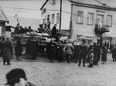 jews-kovno-ghetto-boarded-onto-trucks-during-deportation-action-probably-estoni.jpg
