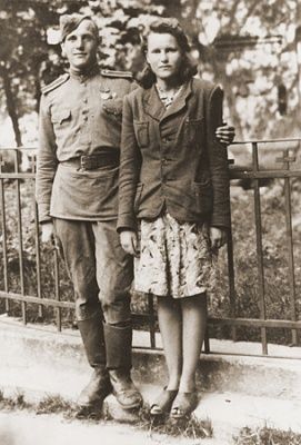 portrait-jewish-siblings-kovno-who-were-reunited-end-war.jpg