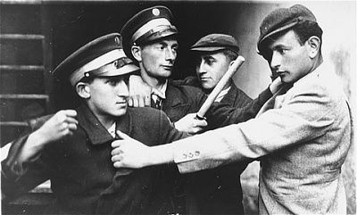 jewish-police-kolbuszowa-ghetto-forced-pose-propaganda-purposes-show-how-je.jpg
