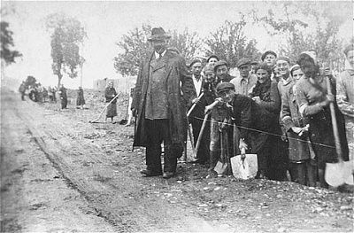 polish-jews-forced-labor-kolbuszowa-ghetto.jpg