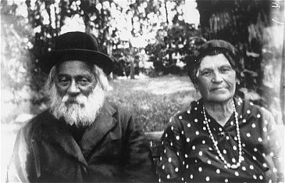 portrait-elderly-jewish-couple-rzeszow-poland.jpg